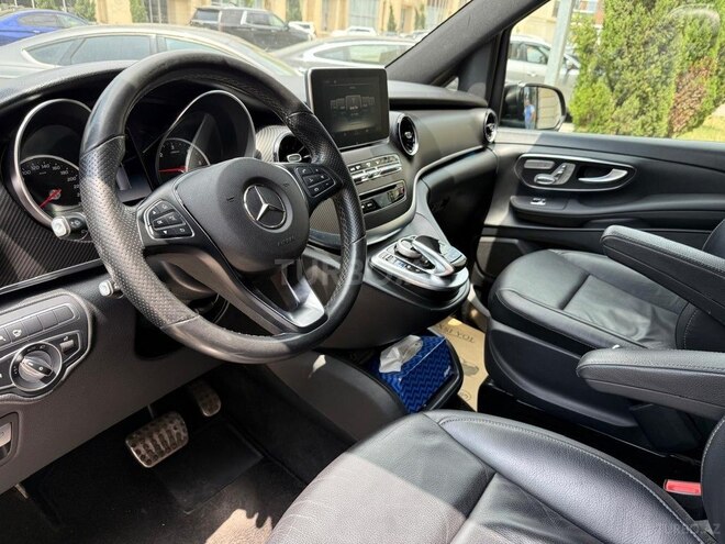 Mercedes V 300-9