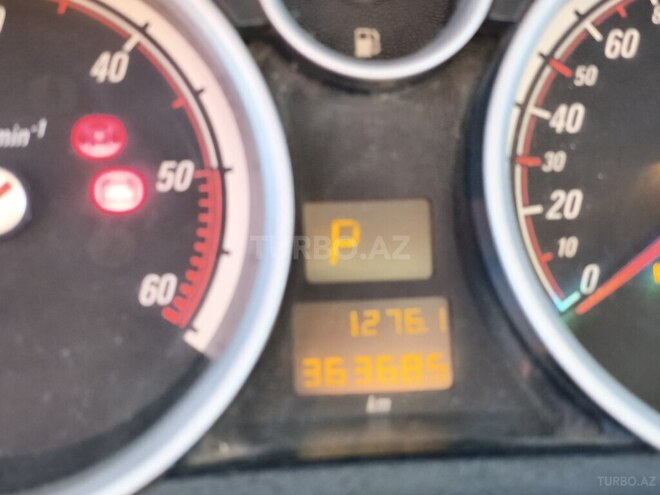 Opel Zafira-8