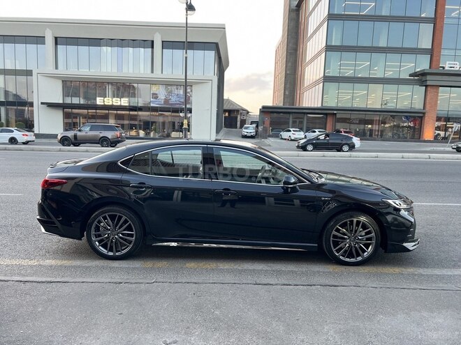 Toyota Camry-5