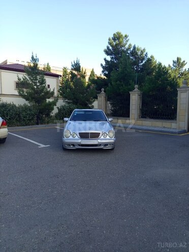 Mercedes E 240 2000, 365,211 km - 2.4 l - Şirvan