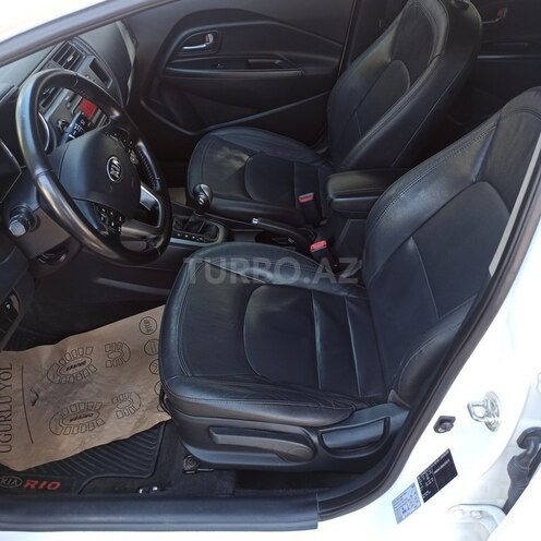 Kia Rio-13