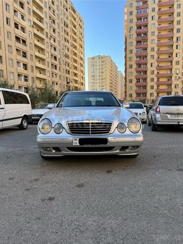 Mercedes E 240 2000, 302,000 km - 2.4 l - Bakı