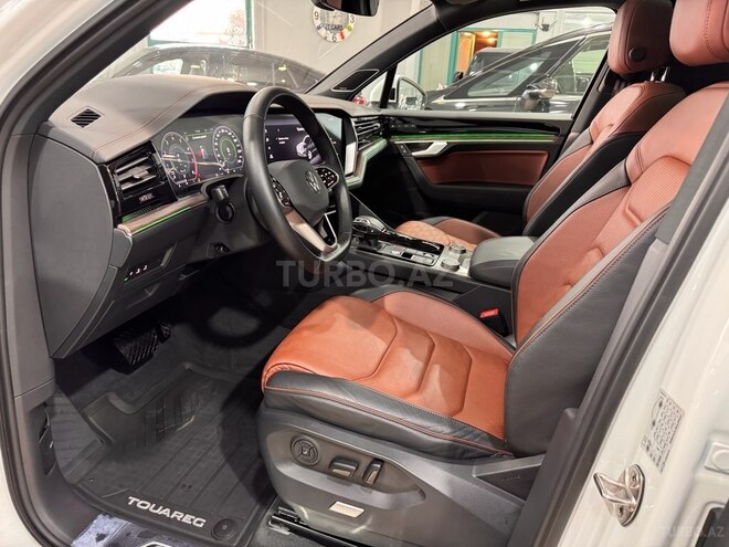 Volkswagen Touareg 2023, 28,500 km - 3.0 l - Bakı