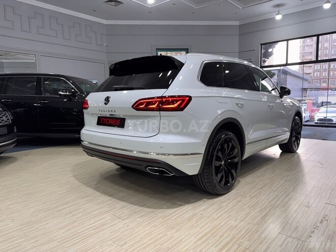 Volkswagen Touareg 2023, 28,500 km - 3.0 l - Bakı