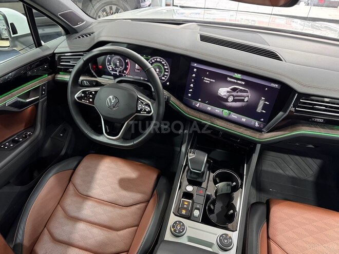 Volkswagen Touareg 2023, 28,500 km - 3.0 l - Bakı