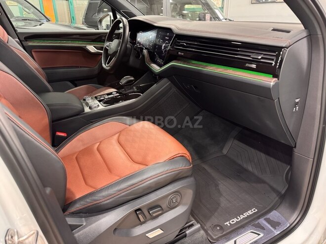 Volkswagen Touareg 2023, 28,500 km - 3.0 l - Bakı