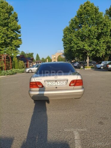 Mercedes E 240 1999, 294,000 km - 2.4 l - Gəncə