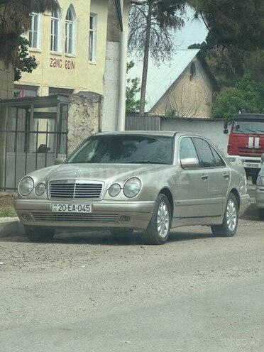 Mercedes E 240 1999, 294,000 km - 2.4 l - Gəncə