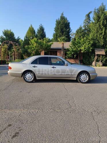 Mercedes E 240 1999, 294,000 km - 2.4 l - Gəncə