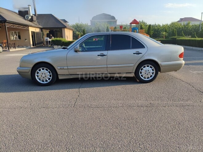 Mercedes E 240 1999, 294,000 km - 2.4 l - Gəncə