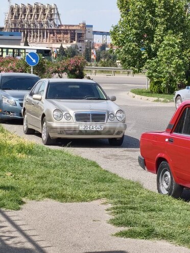 Mercedes E 240 1999, 294,000 km - 2.4 l - Gəncə