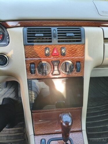 Mercedes E 240 1999, 294,000 km - 2.4 l - Gəncə