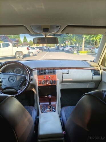 Mercedes E 240 1999, 294,000 km - 2.4 l - Gəncə