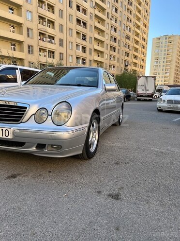 Mercedes E 240 2000, 302,000 km - 2.4 l - Bakı