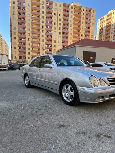 Mercedes E 240 2000, 302,000 km - 2.4 l - Bakı