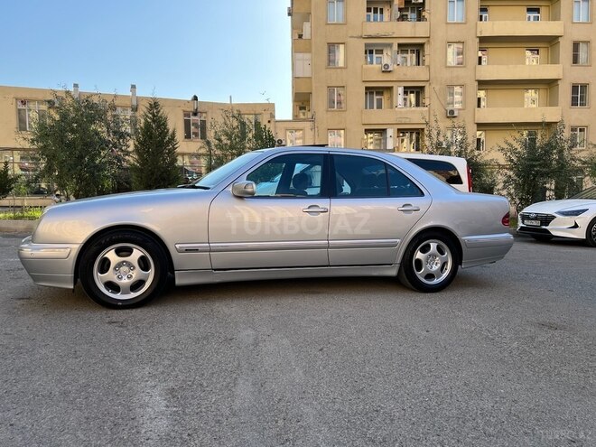 Mercedes E 240 2000, 302,000 km - 2.4 l - Bakı