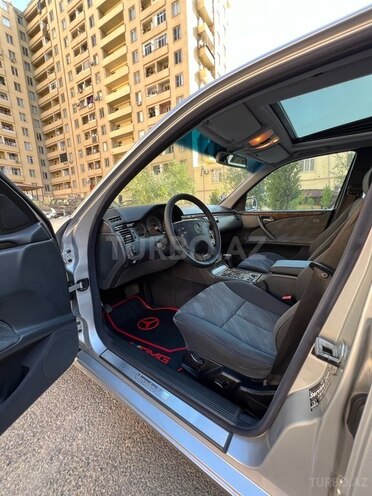 Mercedes E 240 2000, 302,000 km - 2.4 l - Bakı