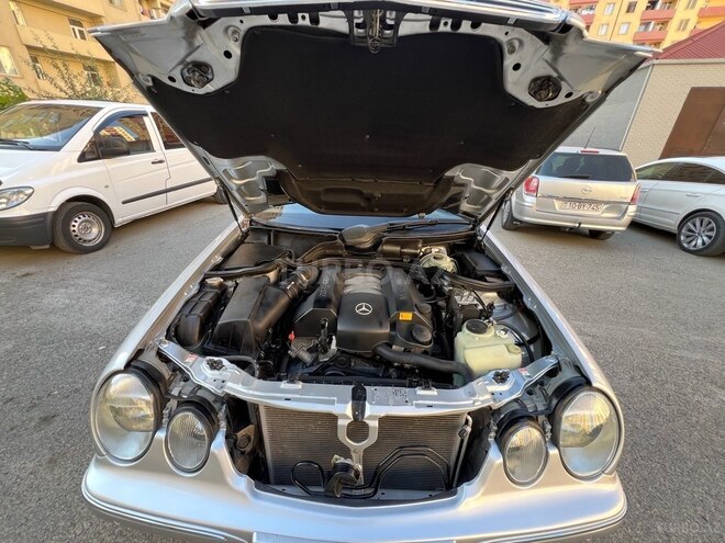 Mercedes E 240 2000, 302,000 km - 2.4 l - Bakı