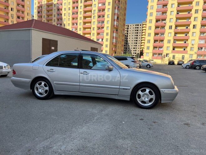Mercedes E 240 2000, 302,000 km - 2.4 l - Bakı