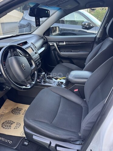 Kia Sorento-8