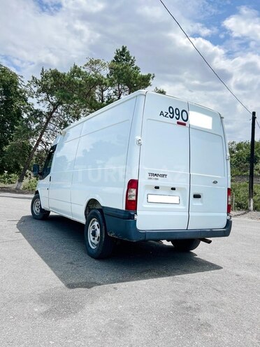Ford Transit-4