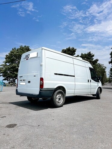 Ford Transit-6