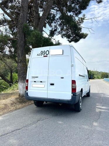 Ford Transit-5