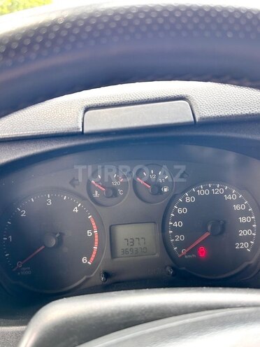 Ford Transit-10