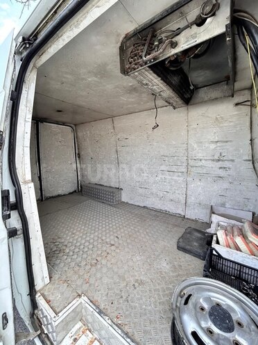 Ford Transit-9