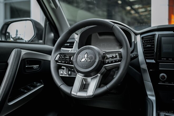 Mitsubishi Pajero Sport-9