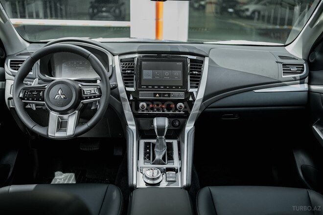 Mitsubishi Pajero Sport-8