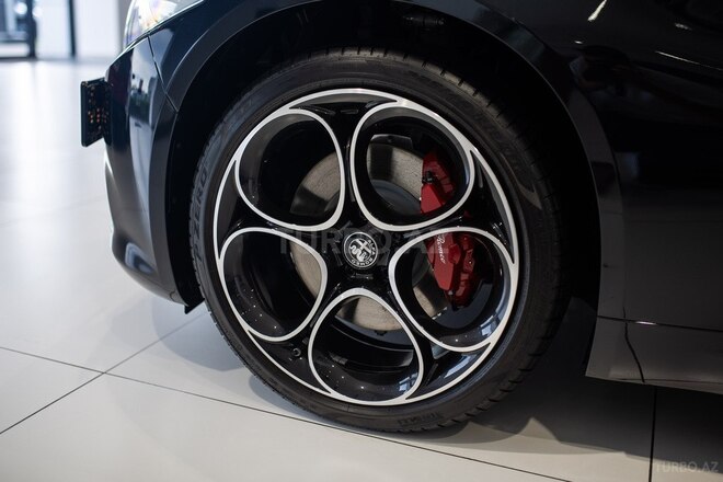 Alfa Romeo Giulia-14