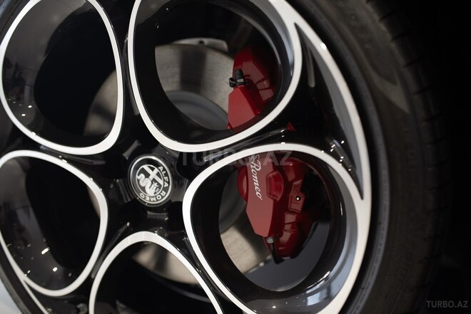 Alfa Romeo Giulia-15
