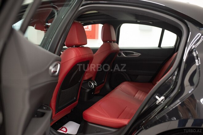 Alfa Romeo Giulia-27