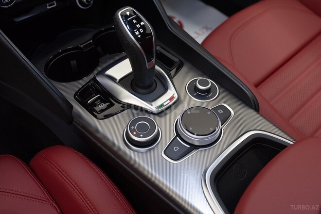 Alfa Romeo Giulia-21