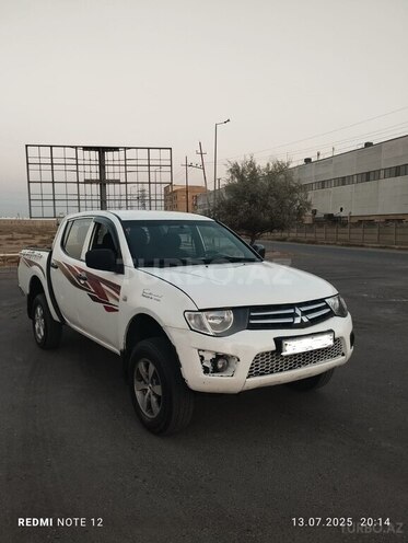 Mitsubishi L200 2014, 331,000 km - 2.5 l - Xırdalan
