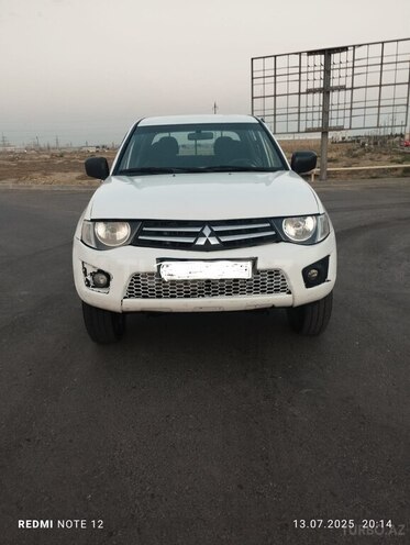 Mitsubishi L200 2014, 331,000 km - 2.5 l - Xırdalan