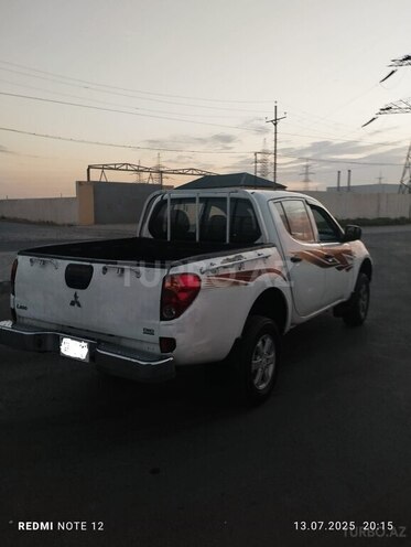 Mitsubishi L200 2014, 331,000 km - 2.5 l - Xırdalan