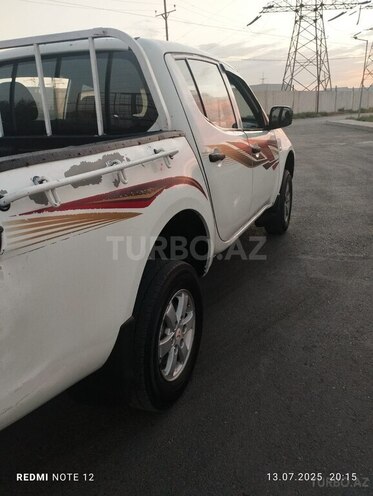 Mitsubishi L200 2014, 331,000 km - 2.5 l - Xırdalan