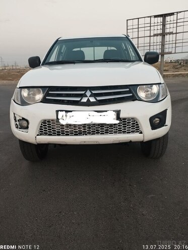 Mitsubishi L200 2014, 331,000 km - 2.5 l - Xırdalan