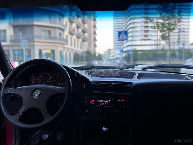 BMW 525 1991, 330,000 km - 2.5 l - Bakı