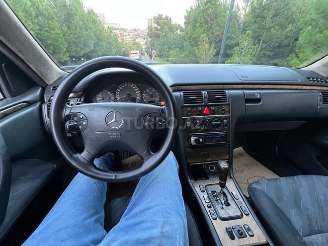 Mercedes E 270 2000, 333,600 km - 2.7 l - Bakı