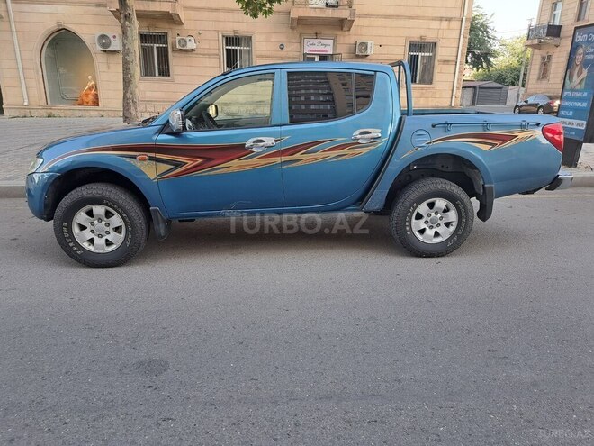 Mitsubishi L200 2009, 353,000 km - 2.5 l - Bakı