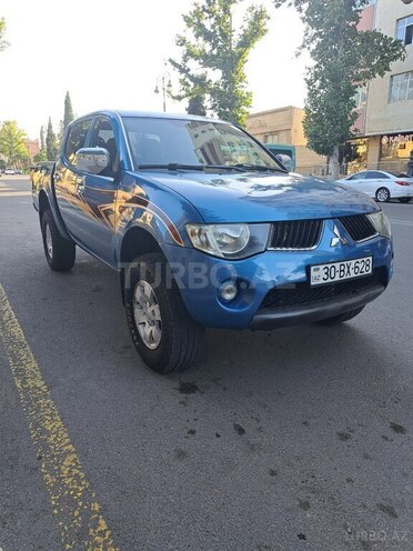 Mitsubishi L200 2009, 353,000 km - 2.5 l - Bakı