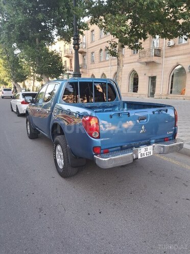 Mitsubishi L200 2009, 353,000 km - 2.5 l - Bakı