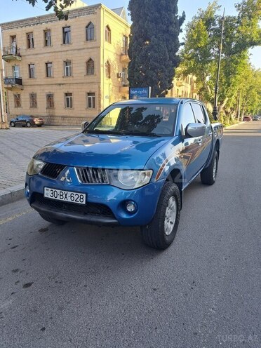 Mitsubishi L200 2009, 353,000 km - 2.5 l - Bakı