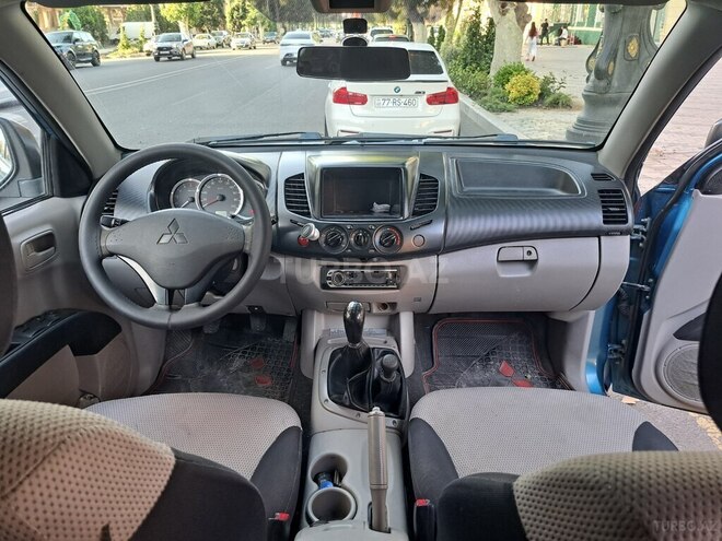 Mitsubishi L200 2009, 353,000 km - 2.5 l - Bakı