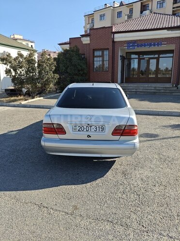 Mercedes E 240 2000, 290,000 km - 2.6 l - Gəncə