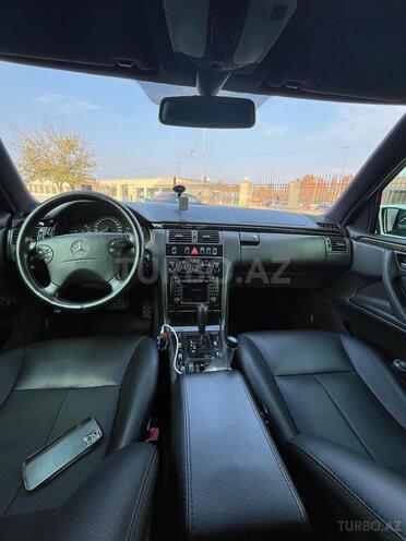 Mercedes E 240 2000, 266,000 km - 2.6 l - Bərdə