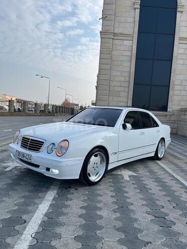 Mercedes E 240 2000, 266,000 km - 2.6 l - Bərdə